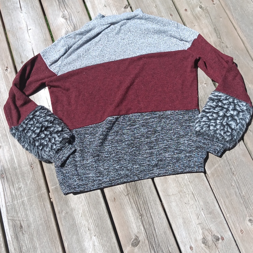 Colorblock top - Picture 6 of 6